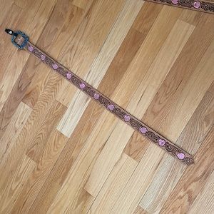 Leather belt with roses